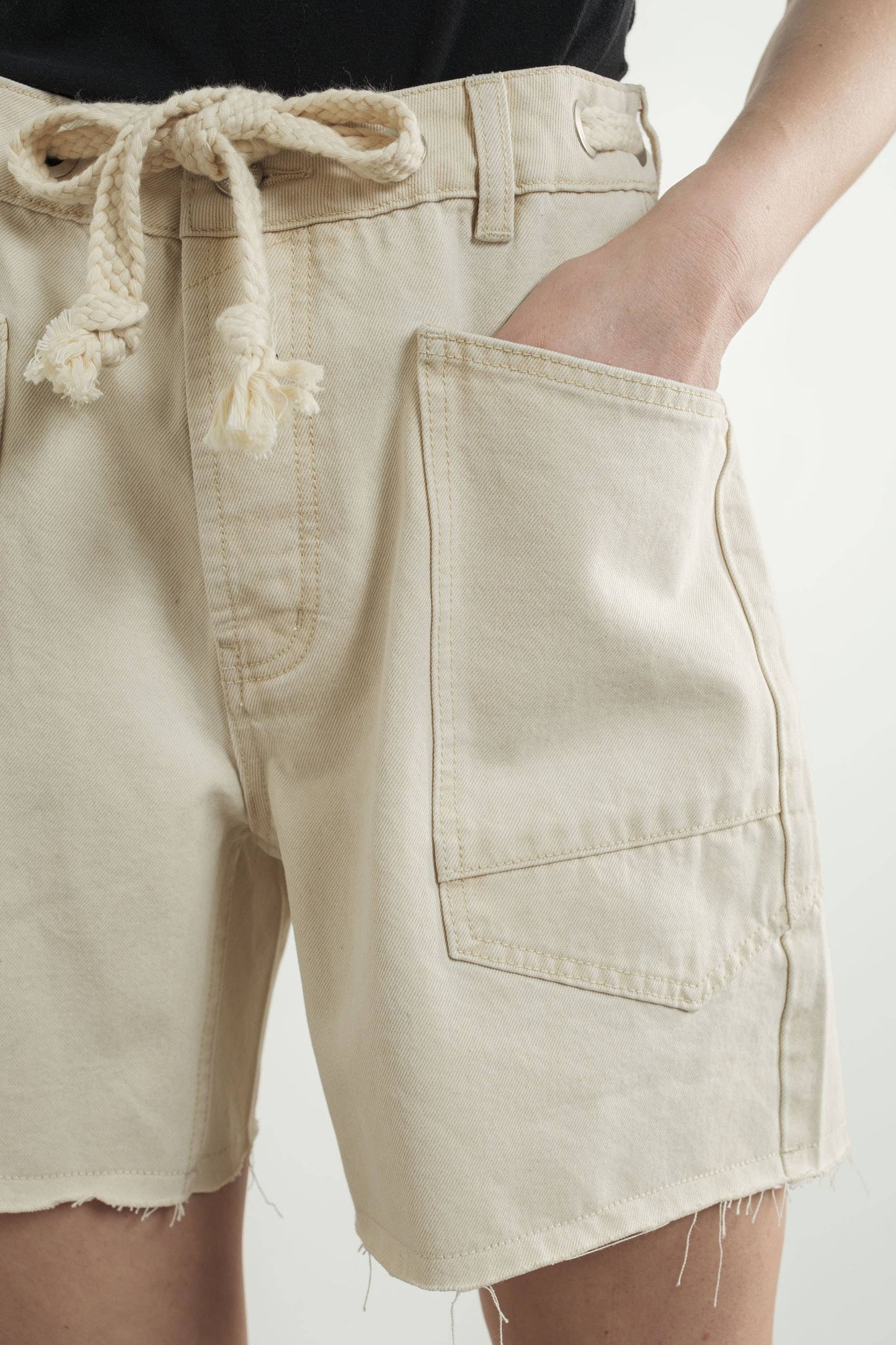 VINTAGE WASHED BARREL DENIM SHORTS W/GROMMET WAIST-SIZE DOWN
