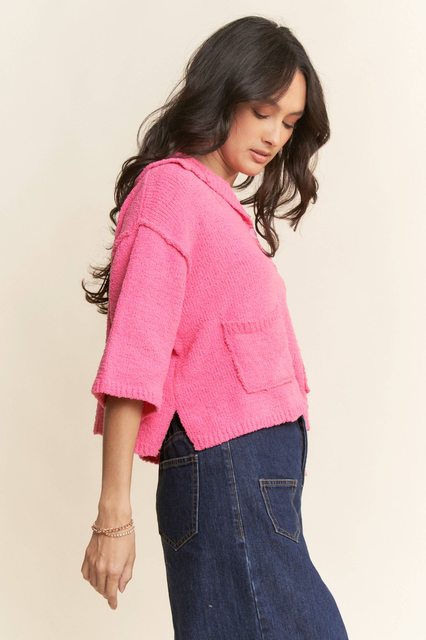TEXTURED SWEATER KNIT KNOTCHED V-NECK TOP