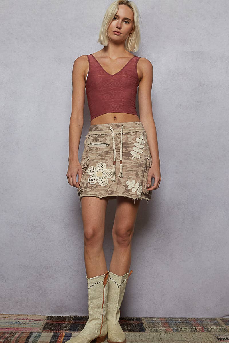 Camo printed exaggerated cargo pockets crochet mini skirt