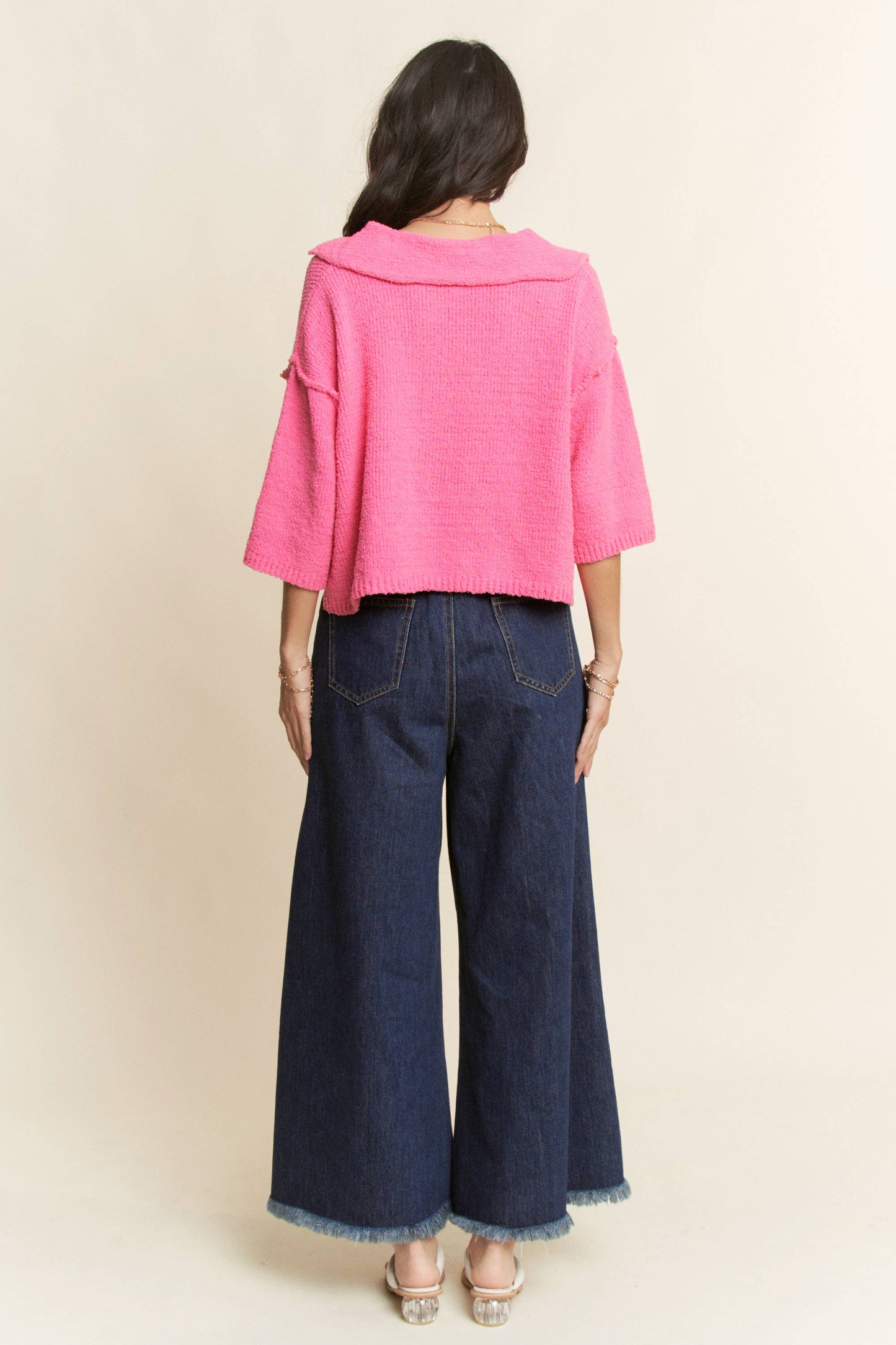 TEXTURED SWEATER KNIT KNOTCHED V-NECK TOP