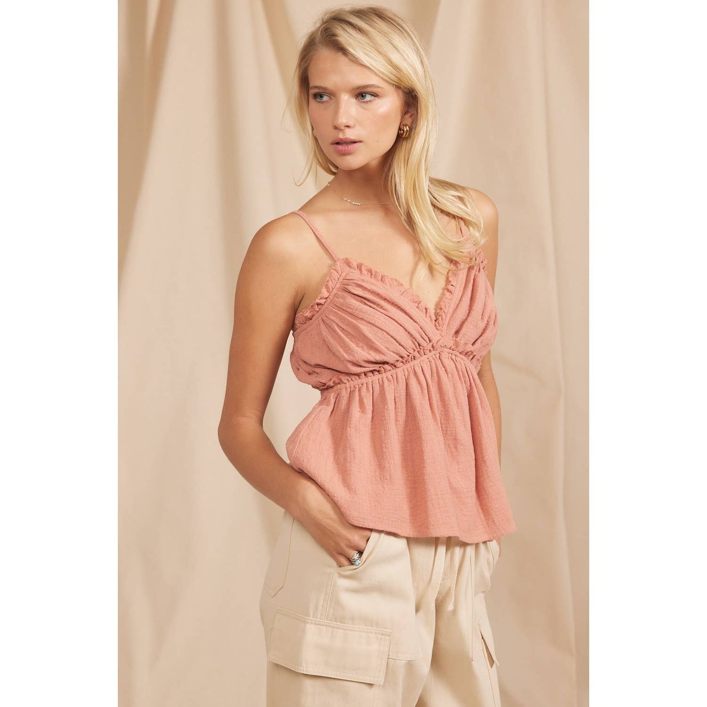 RAW EDGE RUFFLED SLEEVELESS COTTON TOP