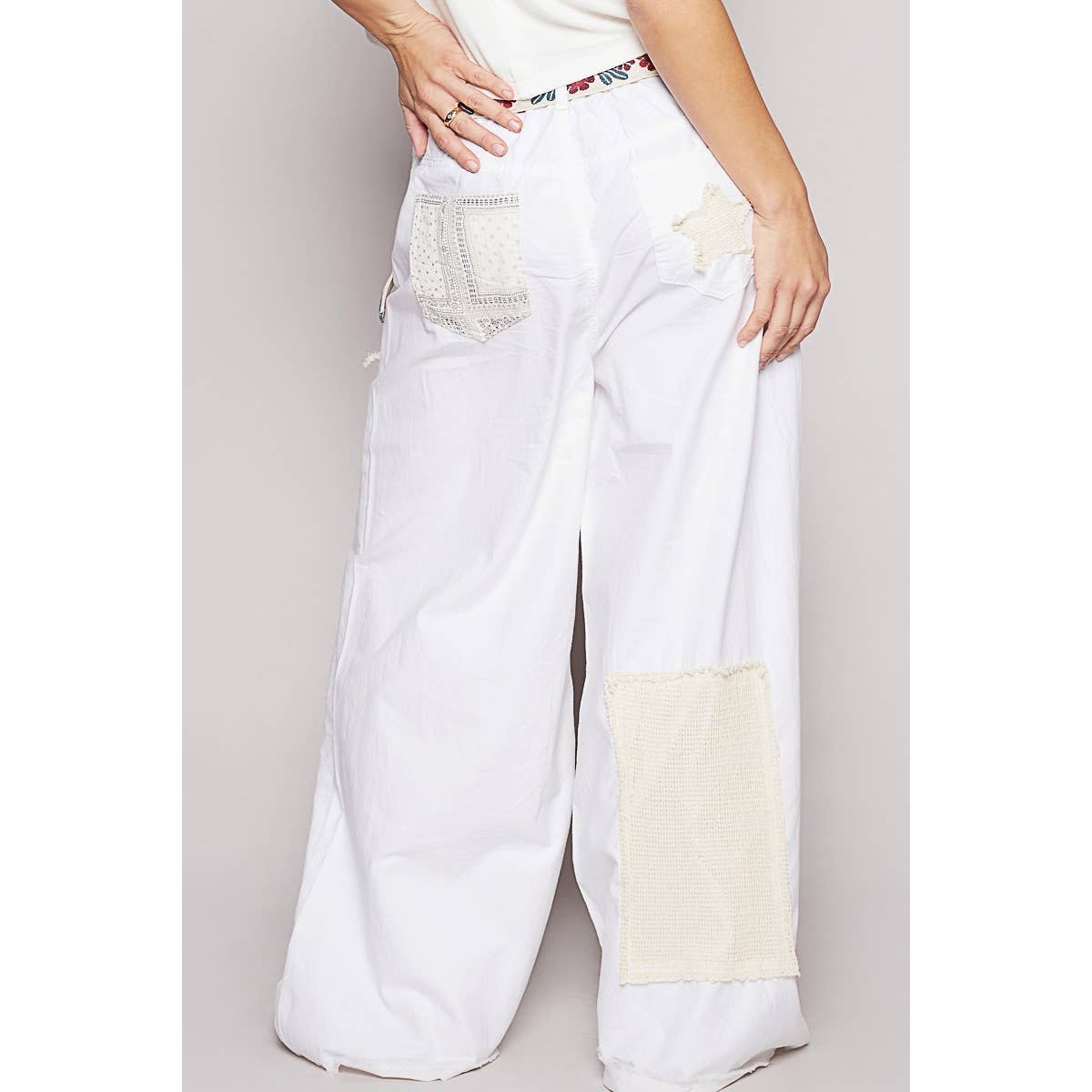 Vintage washed crochet star patch solid pants