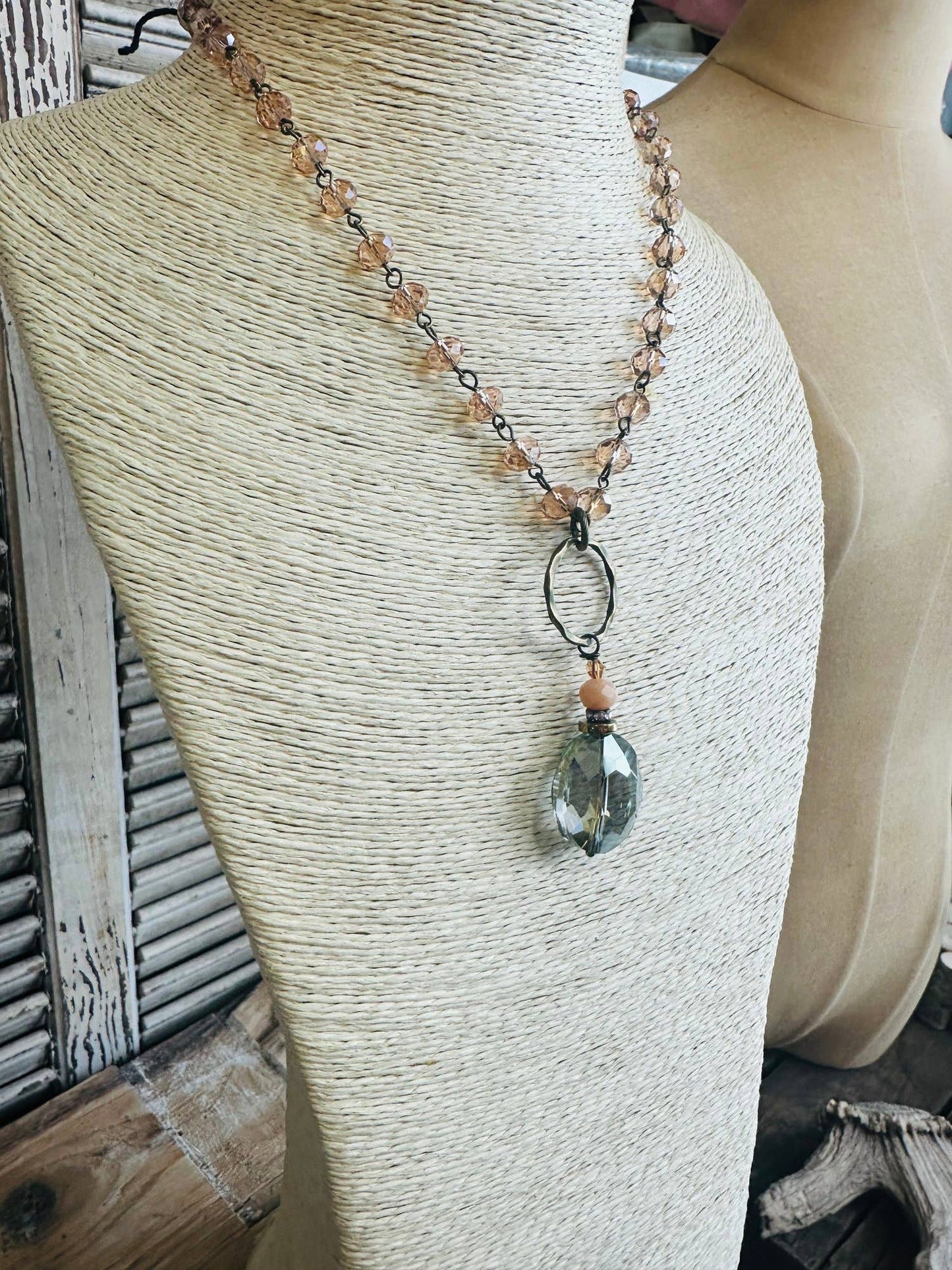 Blushing Olive Crystal - Neck