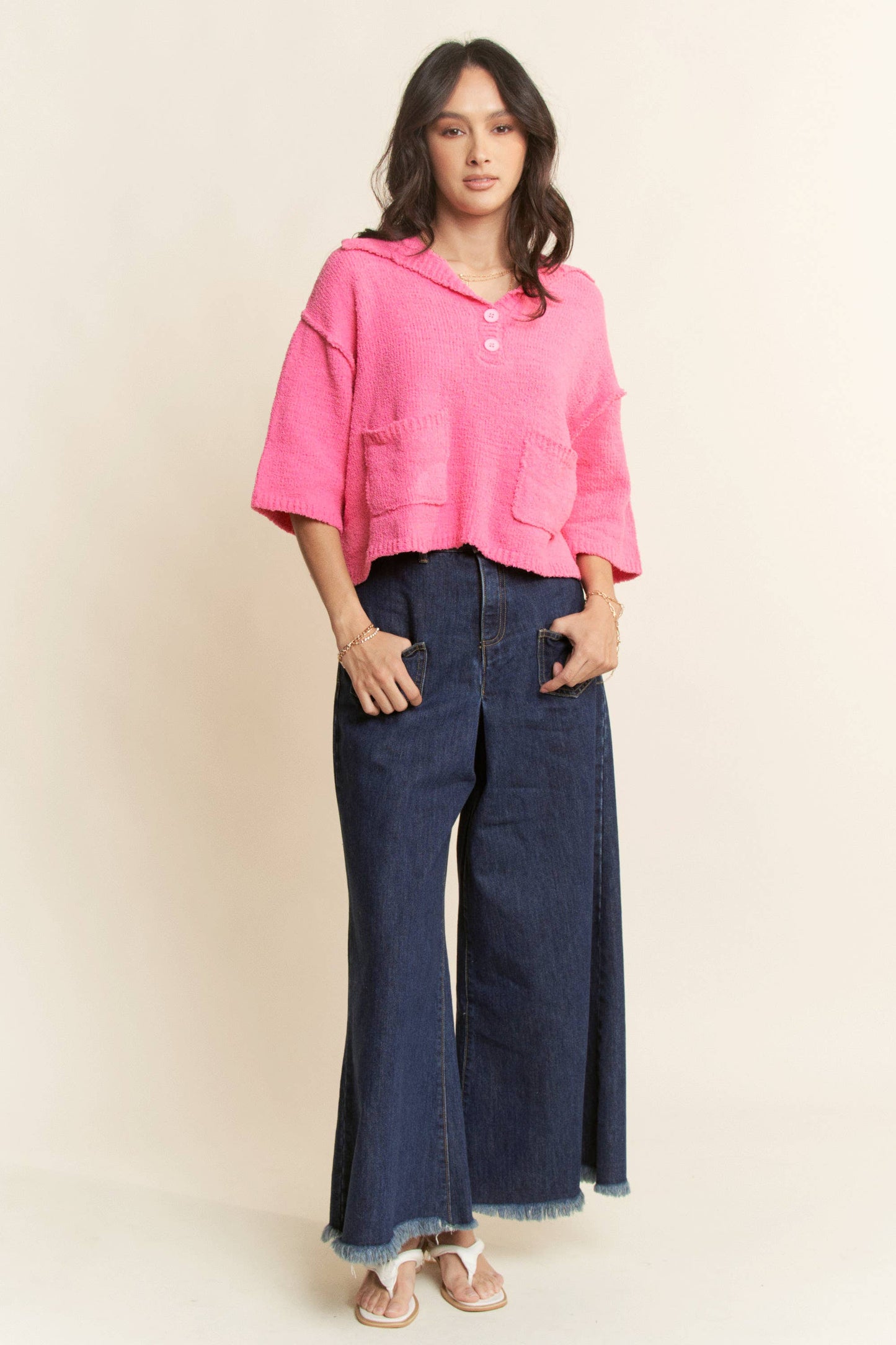 TEXTURED SWEATER KNIT KNOTCHED V-NECK TOP
