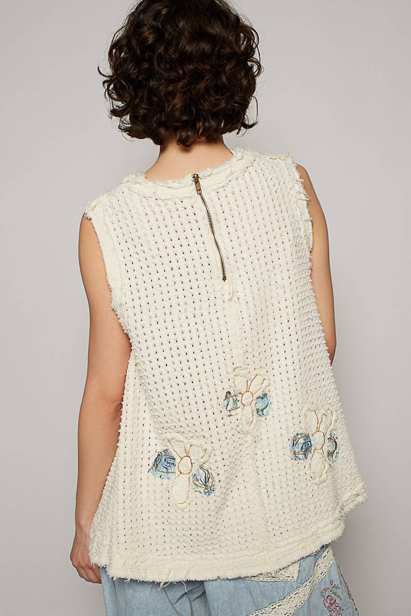 Round neck sleeveless denim flower patch top