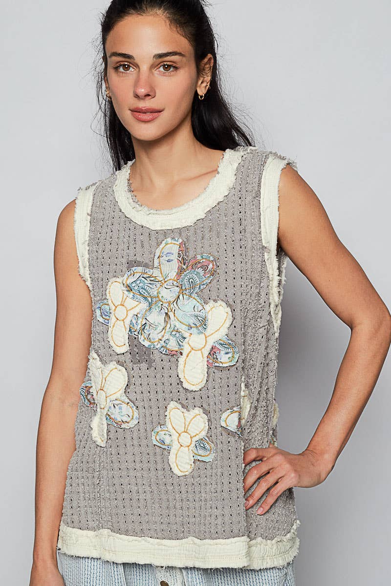 Round neck sleeveless denim flower patch top