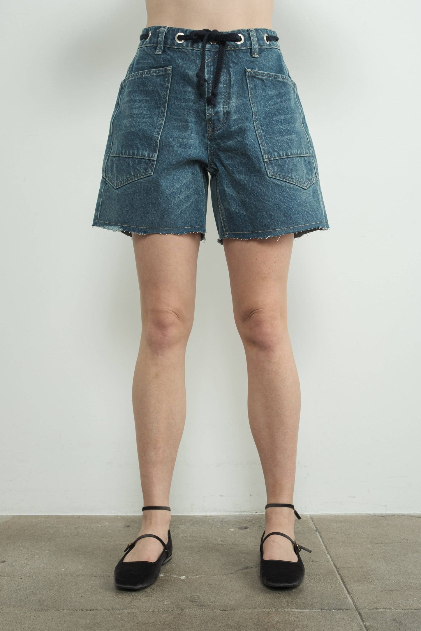 VINTAGE WASHED BARREL DENIM SHORTS W/GROMMET WAIST-SIZE DOWN
