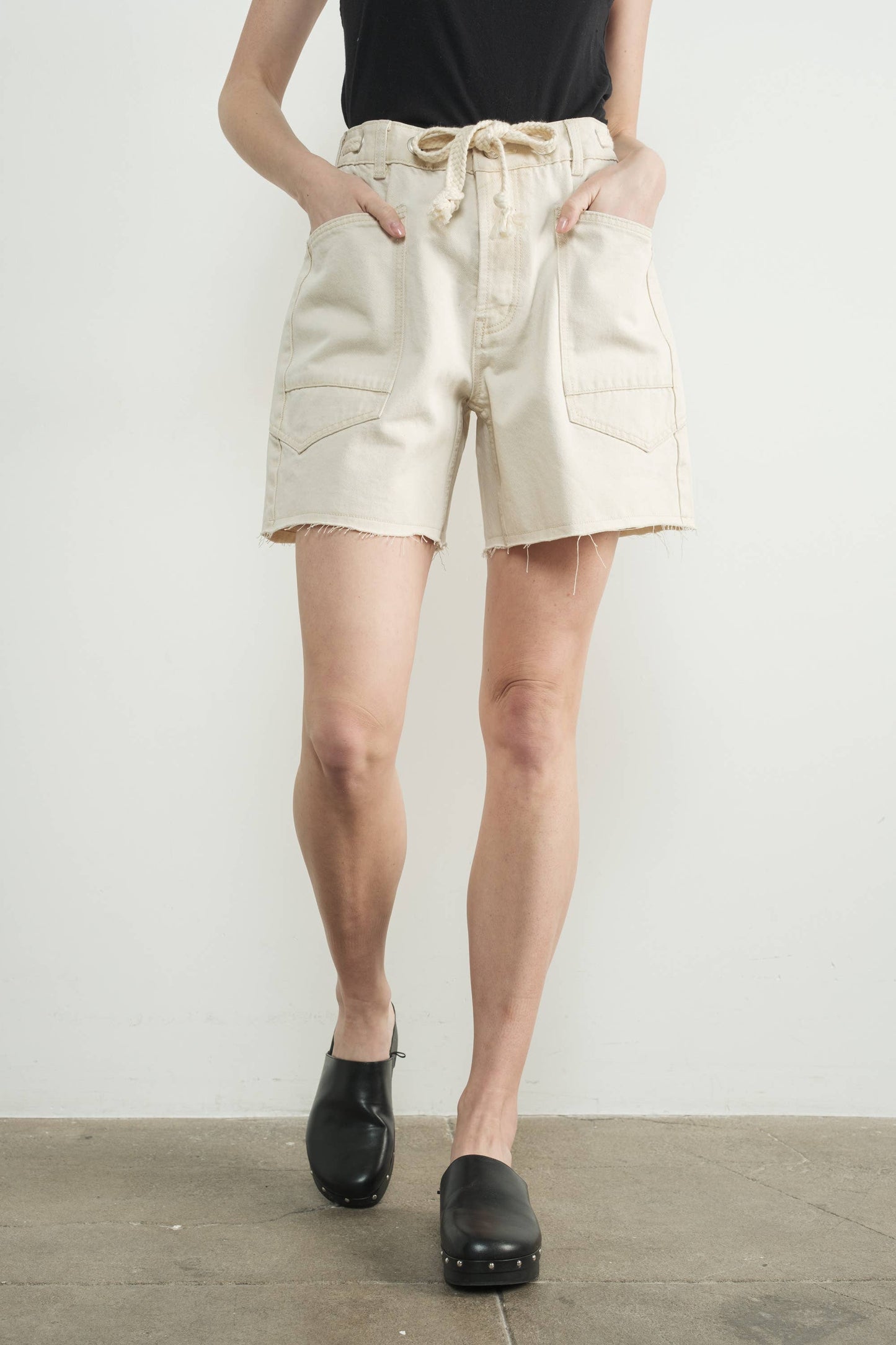 VINTAGE WASHED BARREL DENIM SHORTS W/GROMMET WAIST-SIZE DOWN