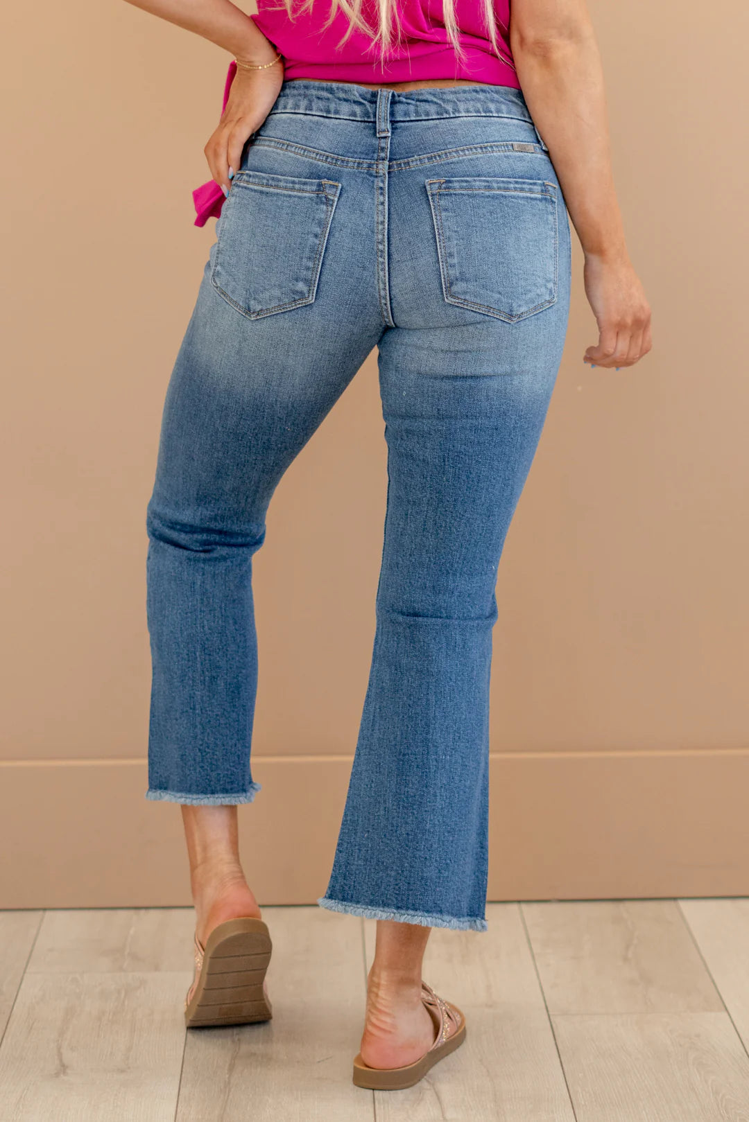 KANCAN MID RISE CROP FLARE