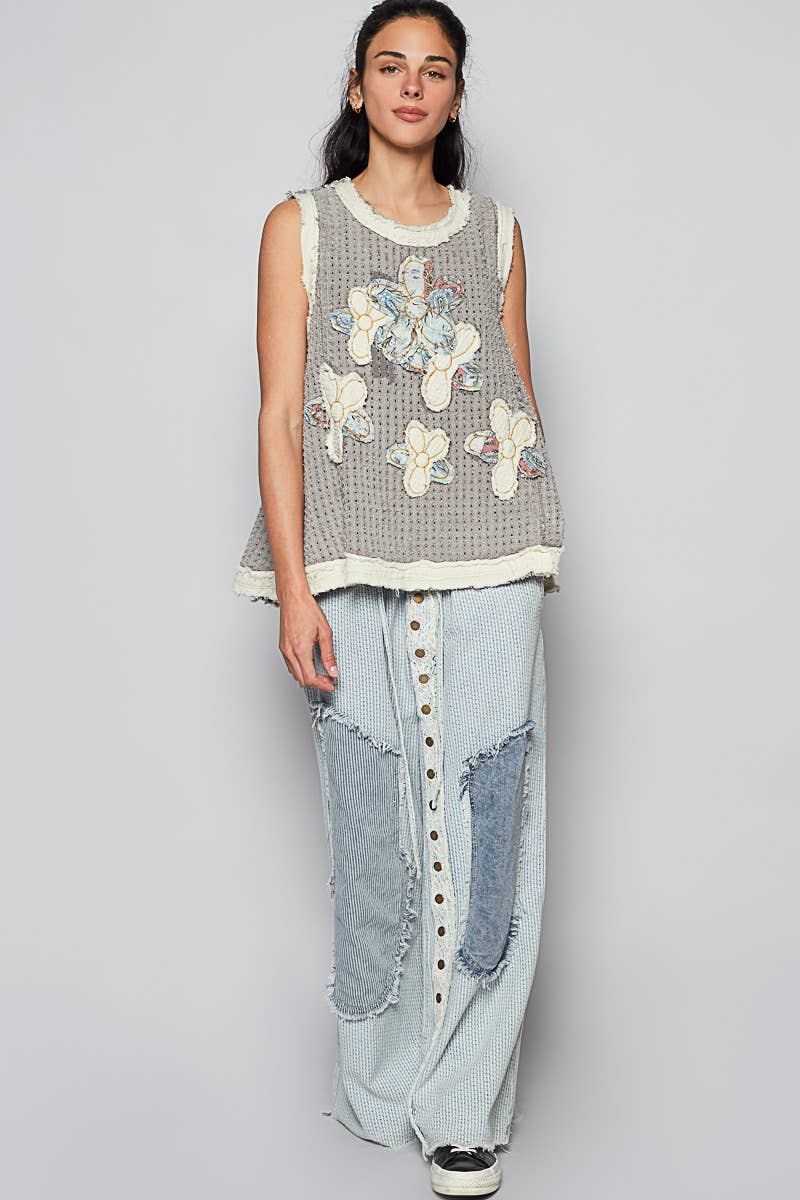 Round neck sleeveless denim flower patch top