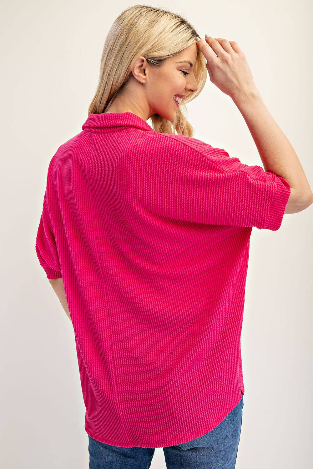 PLUS SIZE RIB KNIT COLLARED TOP WITH SHORT SLEEVES