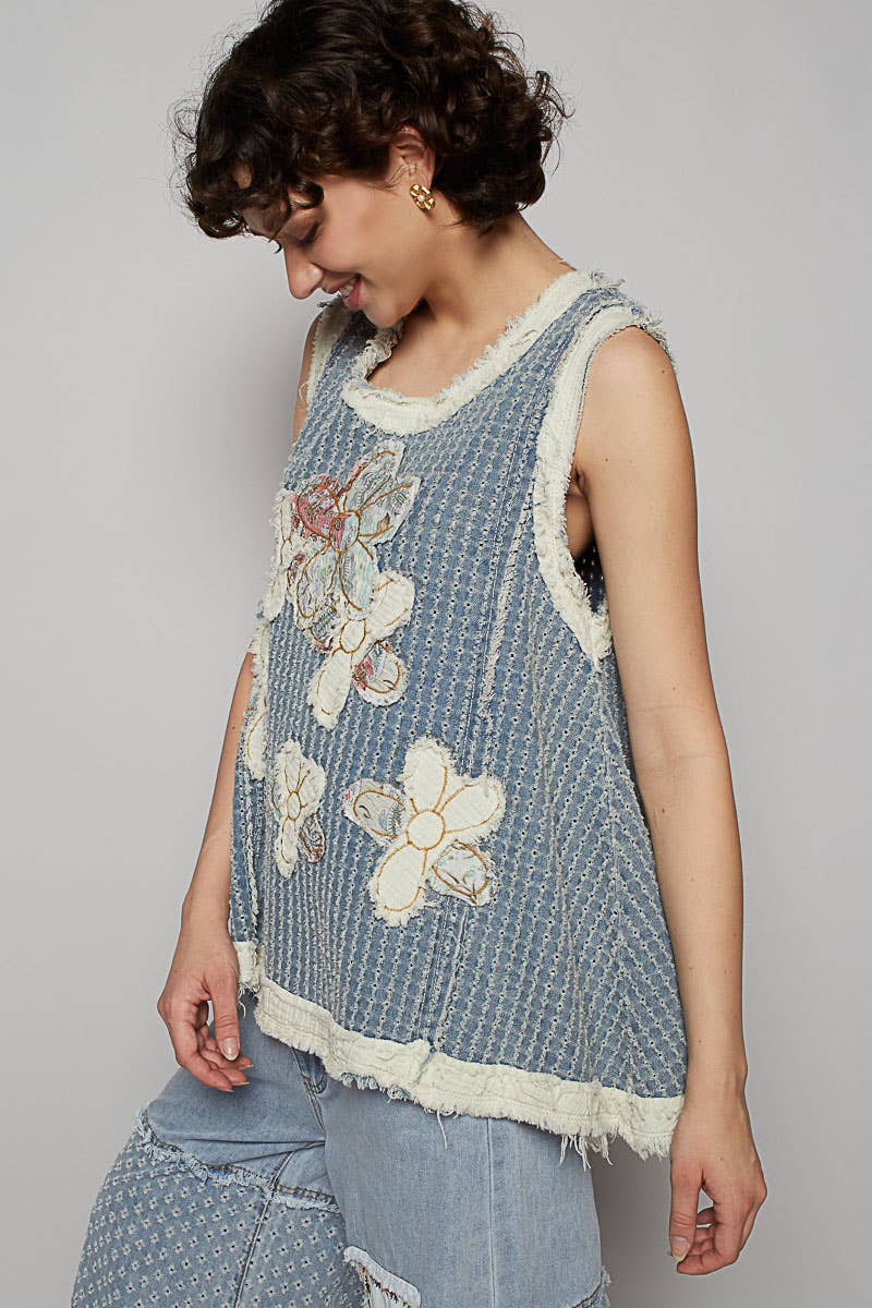 Round neck sleeveless denim flower patch top
