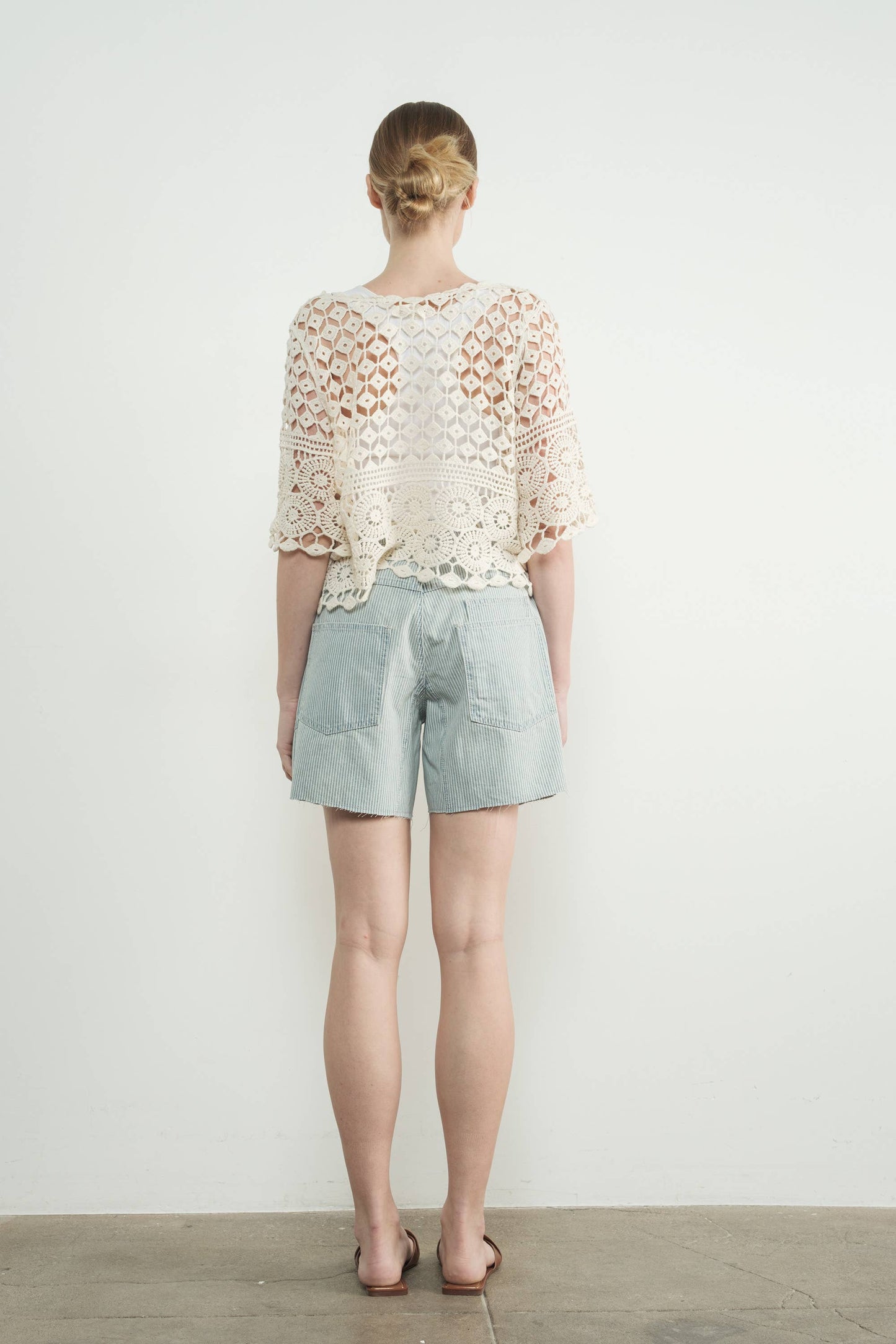 VINTAGE WASHED BARREL DENIM SHORTS W/GROMMET WAIST-SIZE DOWN