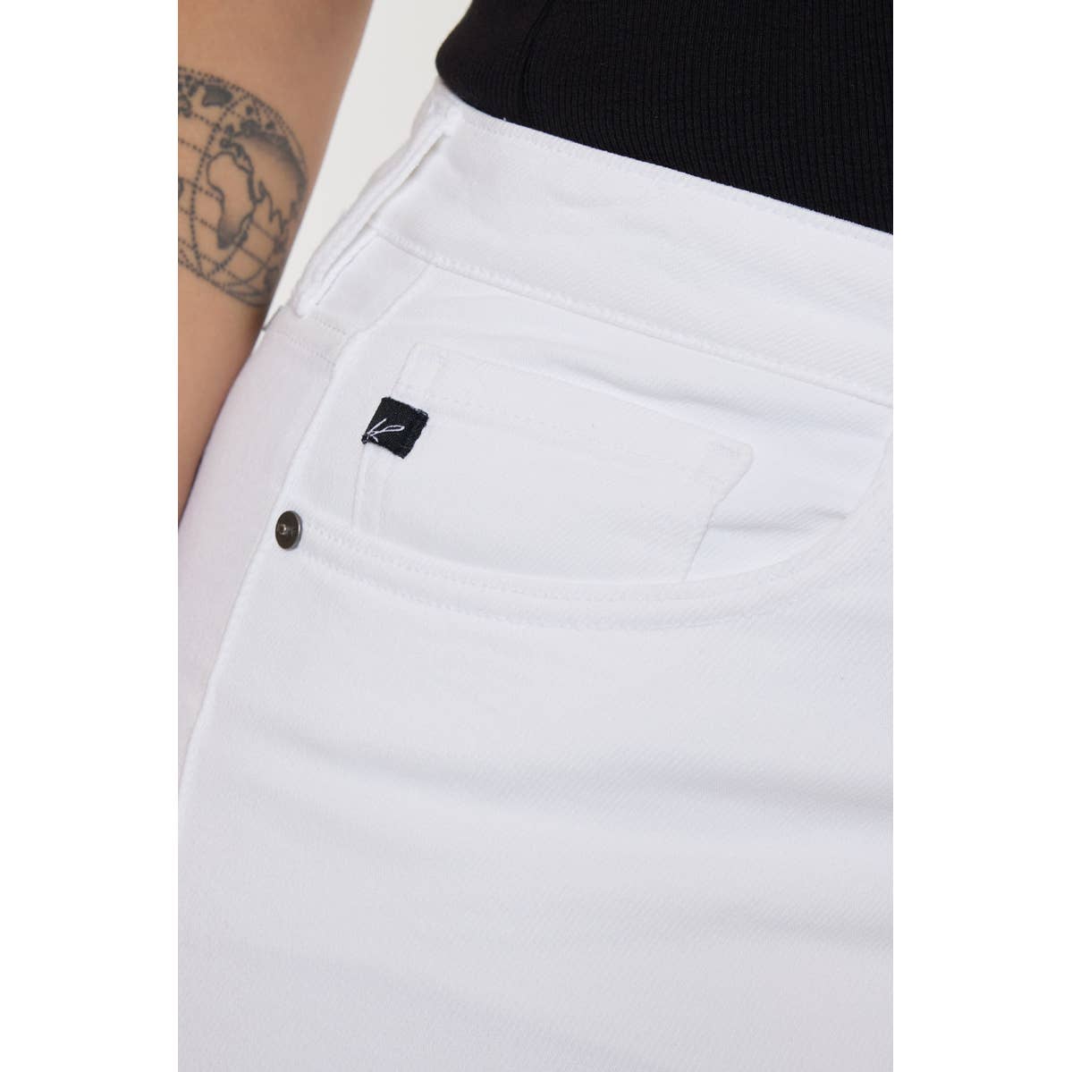 WHITE KANCAN SHORTS