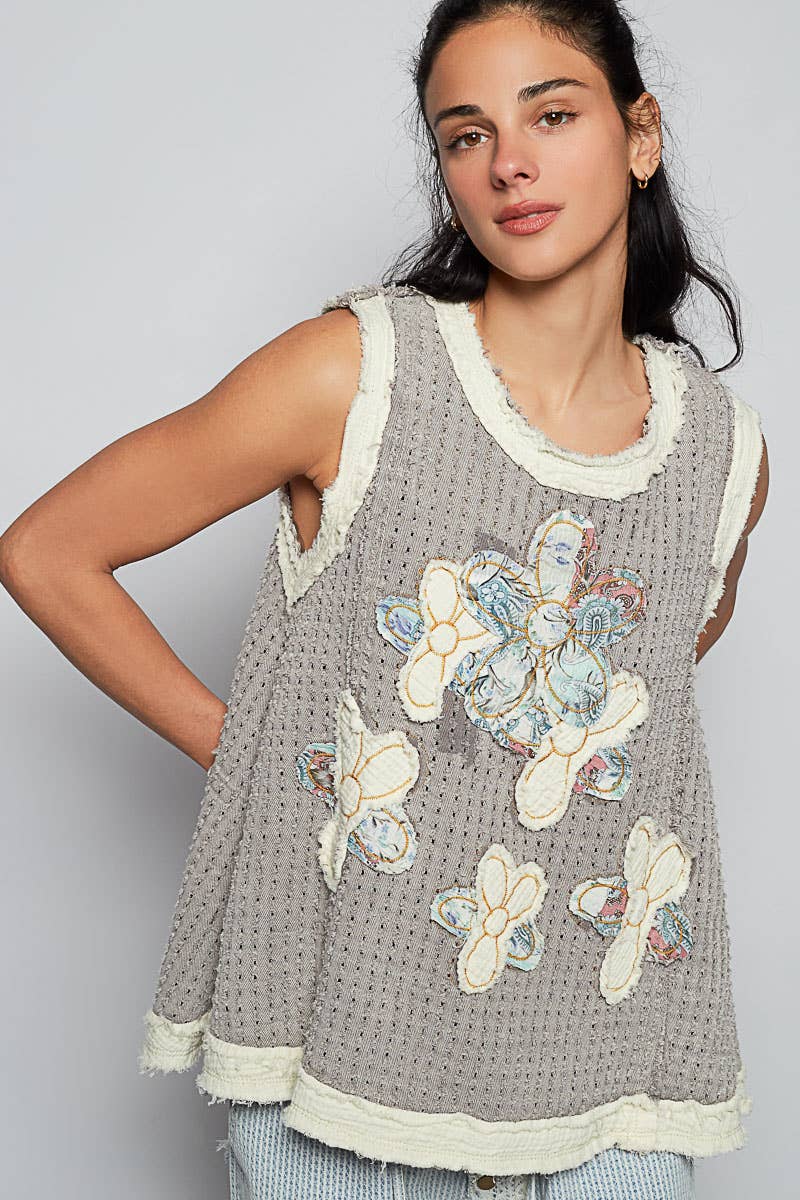 Round neck sleeveless denim flower patch top