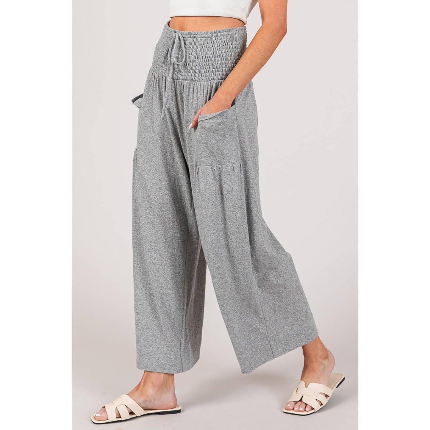 RELAXED WIDE-LEG SMOCKED PANTS