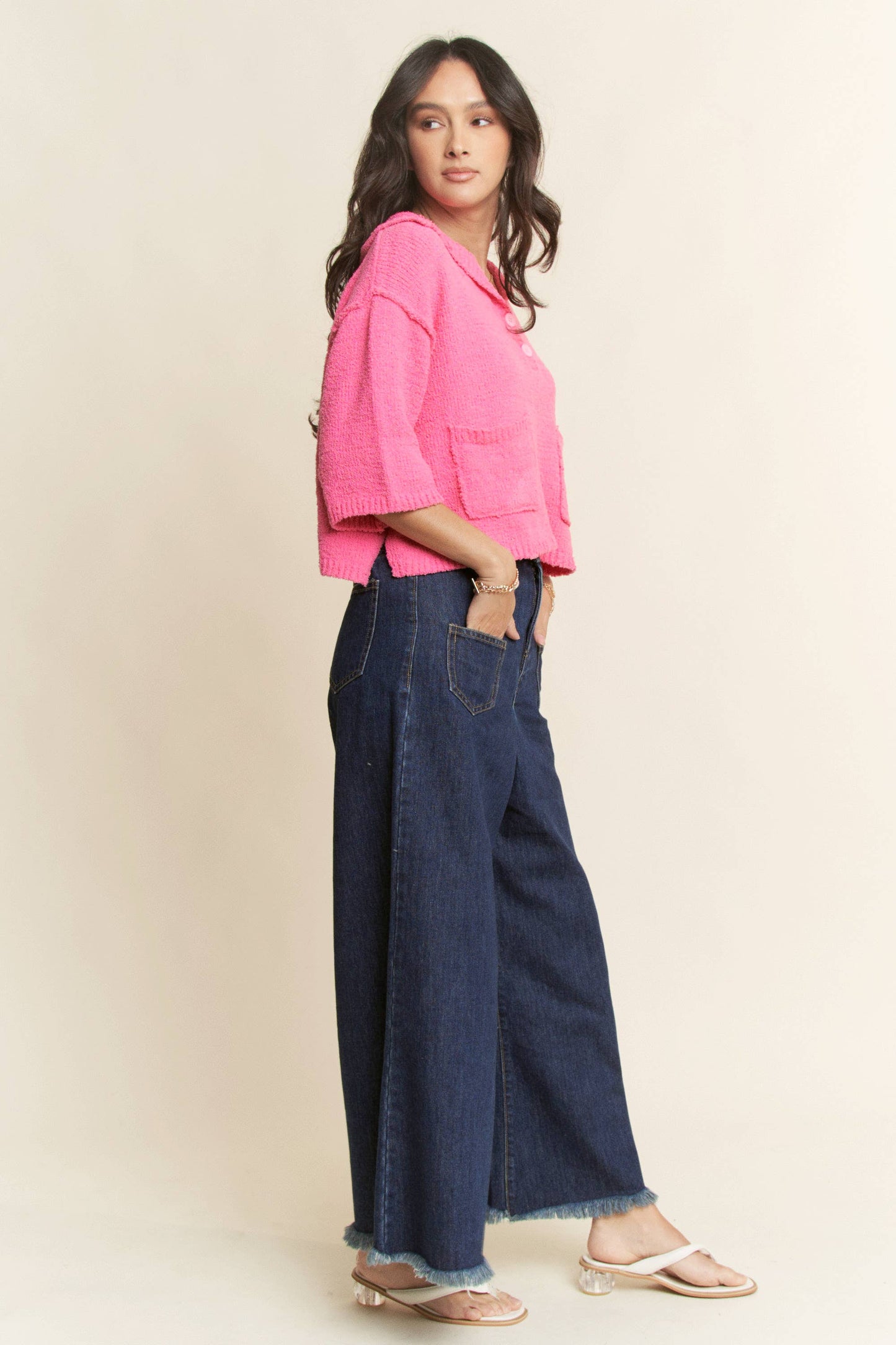 TEXTURED SWEATER KNIT KNOTCHED V-NECK TOP