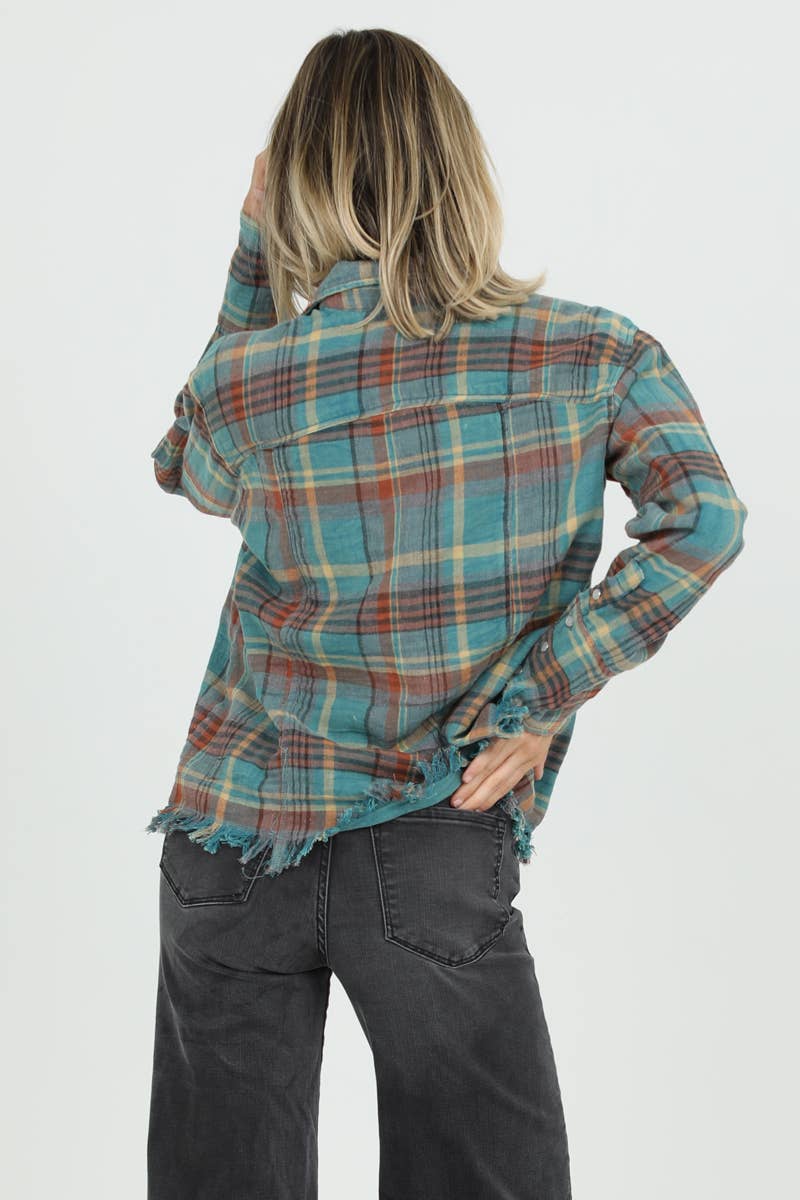 PLAID SHIRT WITH FRAYED HEM AND BUTTON FRONT